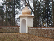 2011 Plandry, kaple sv. Jana Nepomuckého, kaplička s ohradní zdí
